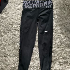 Nike Criss Cross Waistband Leggings